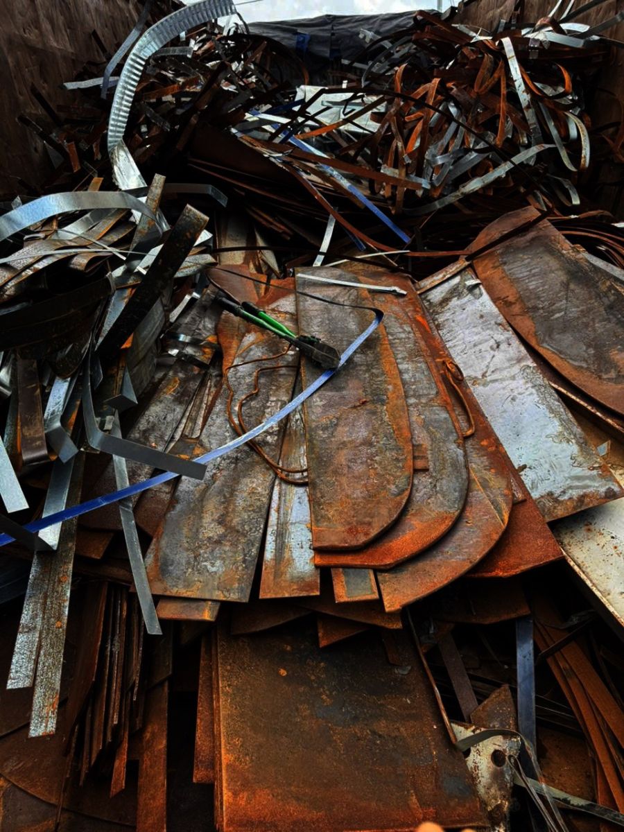 Thu mua sắt giá cao khu công nghiệp Hải Sơn Long An